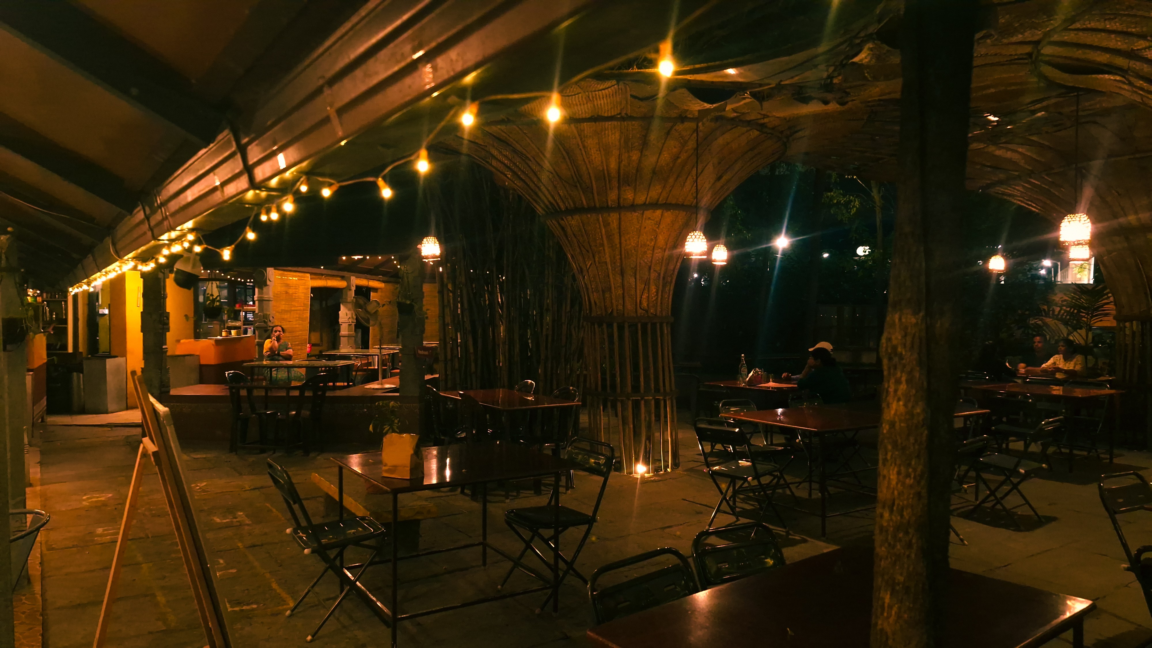 Elephantshigh cafe interior